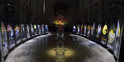 Mouna Rebeiz expose "The Soothsayer" lors de la Biennale de Venise, du 23 avril au 27 novembre 2022, dans l'Église San Giorgio à Venise